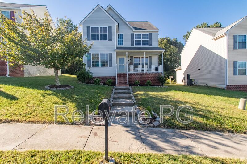 Richmond House: 819 Louisiana St