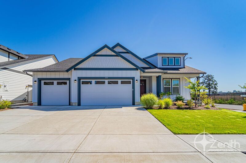 Battle Ground House: 2001 SE 13th Street