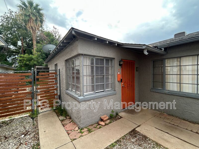 Phoenix Townhome: 2501 E Clarendon Ave