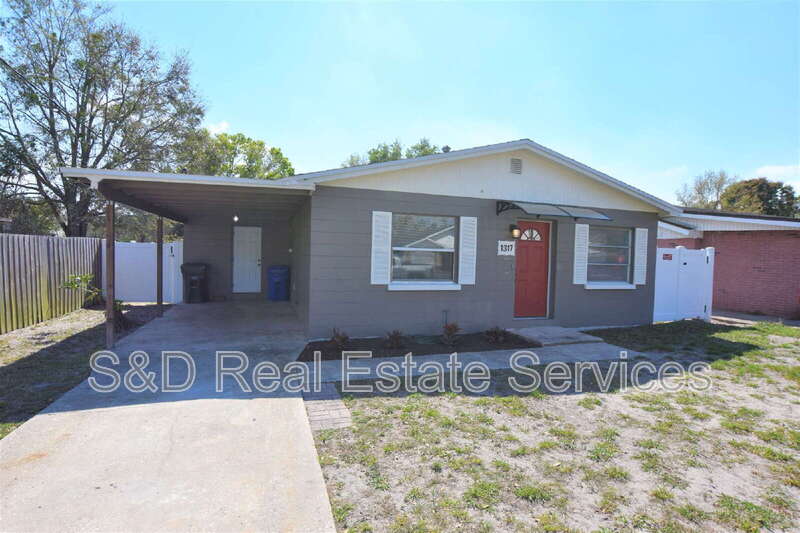 Lakeland House: 1317 E. Myrtle St.