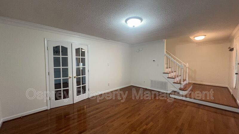 Spacious 4-Bedroom Home with Sunroom! - Photo 18