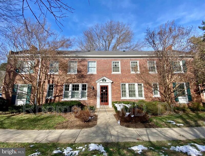 Arlington Condo: 1745 N Troy Street