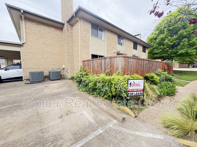 Richardson House: 2622 Custer Parkway