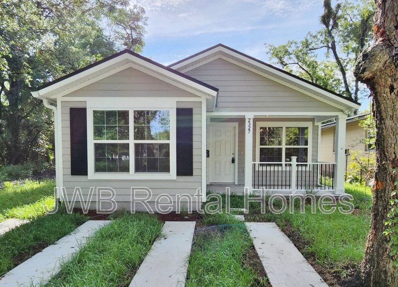 Jacksonville House: 2327 Janette St