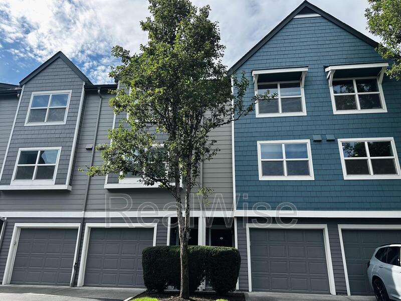 Vancouver Townhome: 1713 SE Cutter Ln