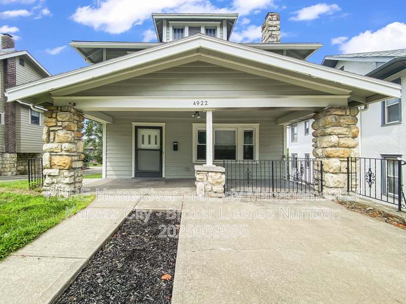 Kansas City House: 4922 Forest Ave