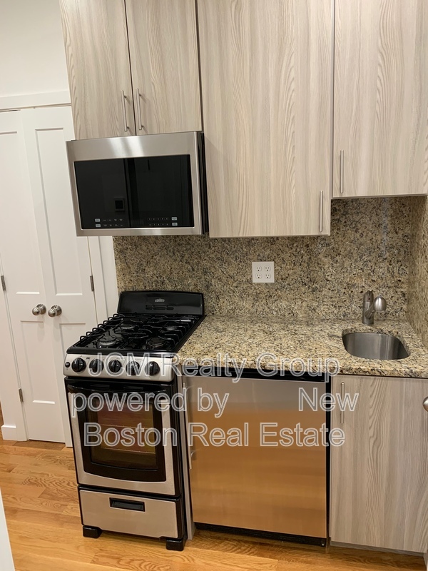 Chelsea Condo: 16 Fifth Street