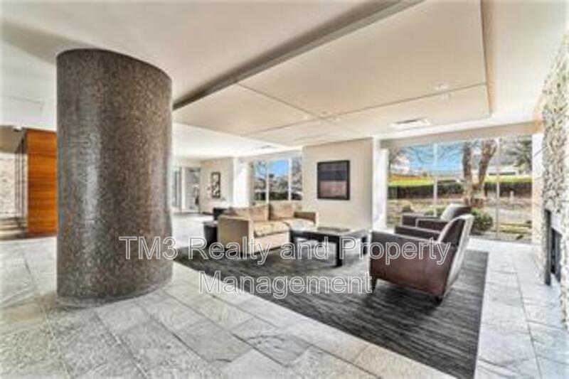 Kansas City Condo: 600 East 8th Street 2D