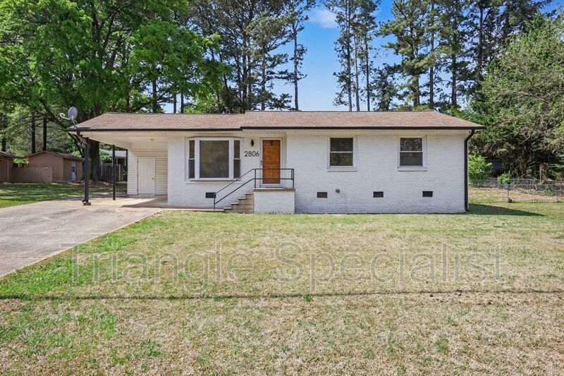 Raleigh House: 2806 Fairway Drive