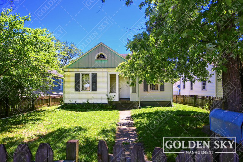 Muncie House: 1111 West Bethel Avenue