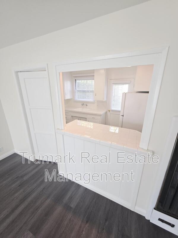Glendale Condo: 1253 S. Glendale Ave