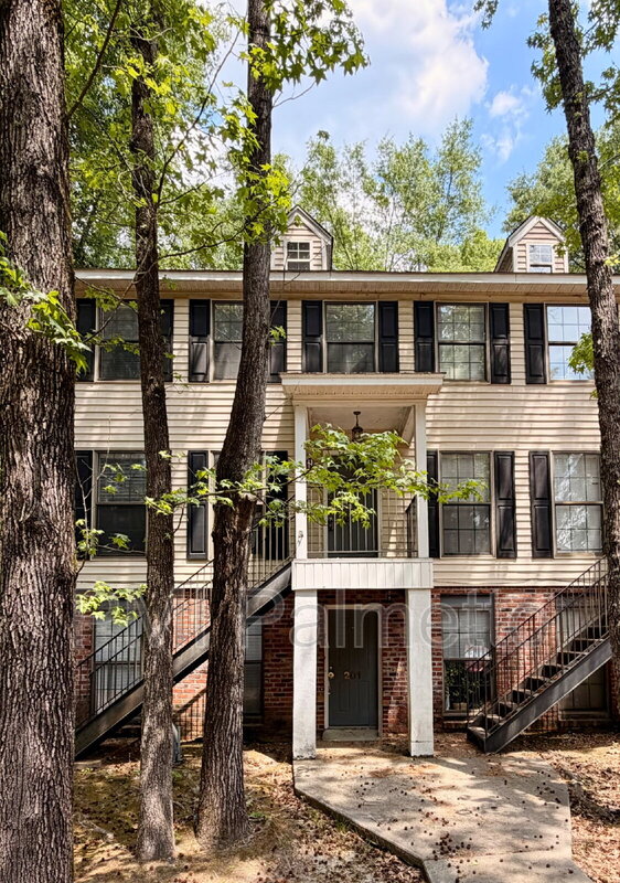 Camden Condo: 33 Chestnut Ferry Road