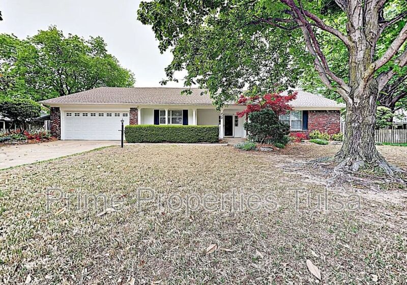 Broken Arrow House: 838 Millwood Rd.