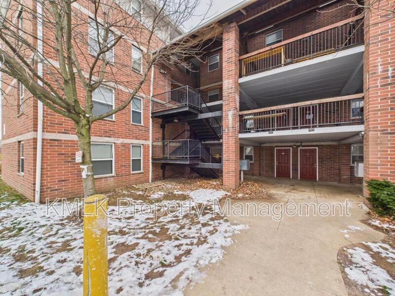 Akron Condo: 409 Brown St