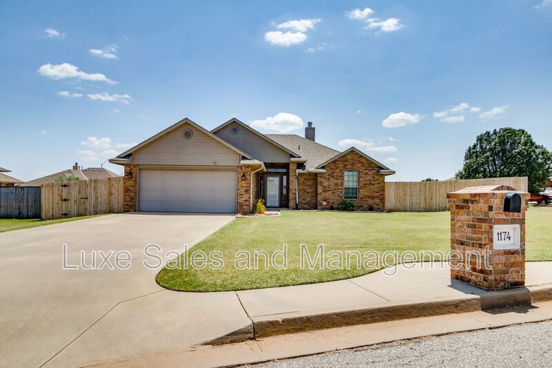 Piedmont House: 1174 Misty Ln NW
