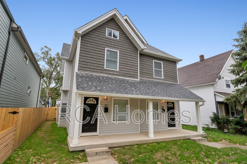 Indianapolis House: 35 North Walcott Street