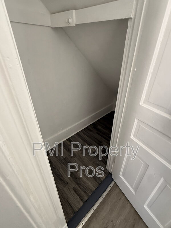 Milwaukee Condo: 2630 N 24th Pl