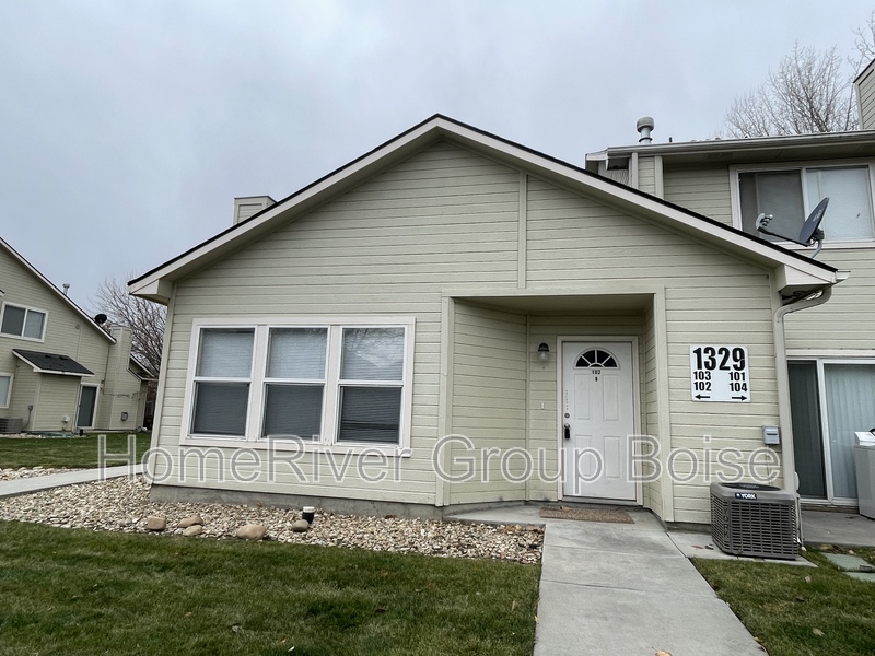 Nampa Condo: 1329 N Stephanie Ln