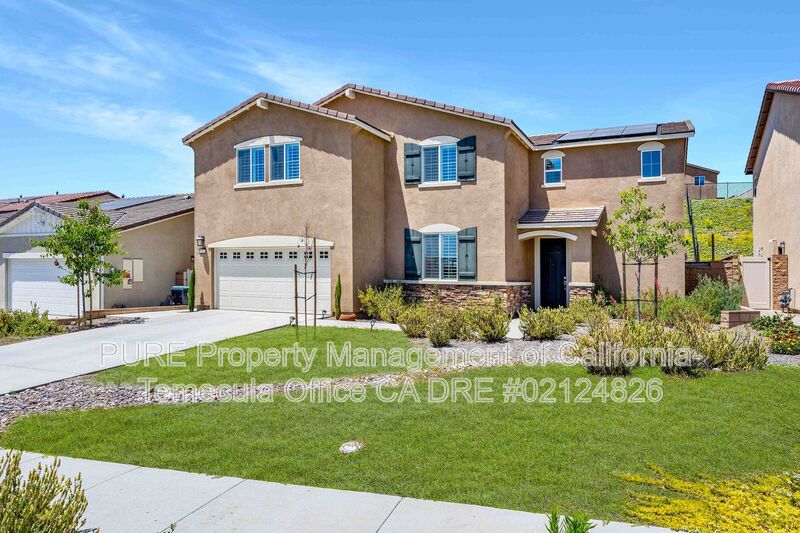 Winchester House: 33116 Table Rock Drive