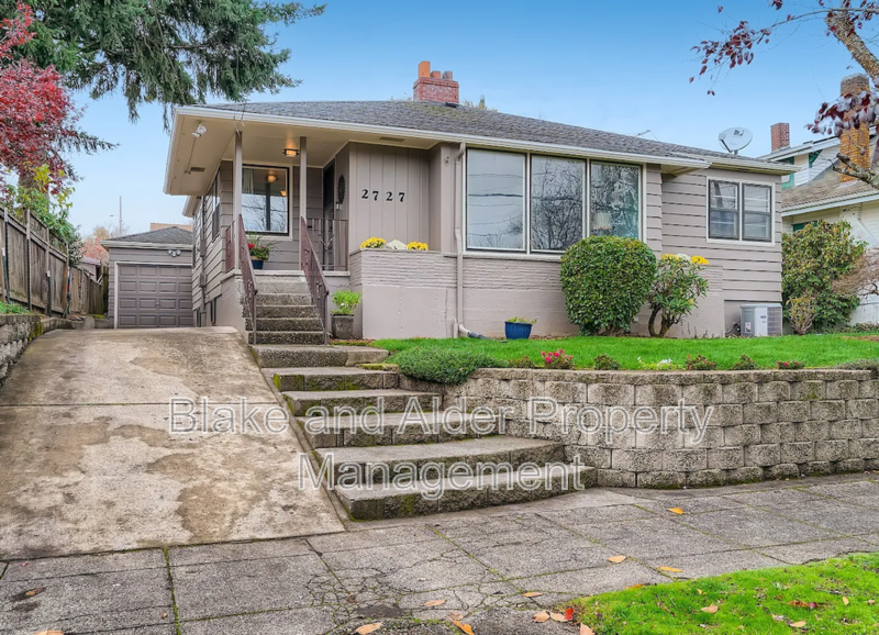 Portland House: 2727 NE 65th Ave
