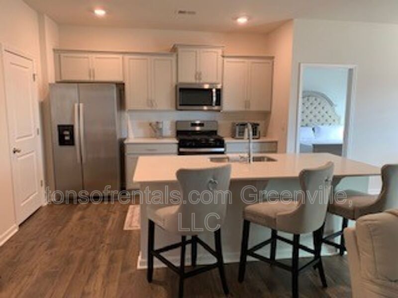 Woodruff House: 938 Pineland Drive