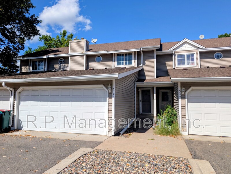 Columbia Heights Townhome: 305 Kathy Ln NE