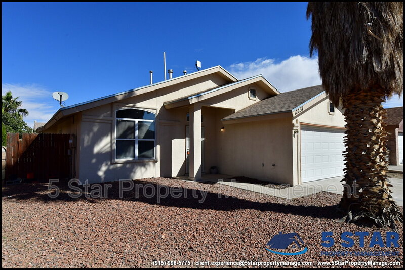 El Paso House: 12257 Robert Dahl Drive !!