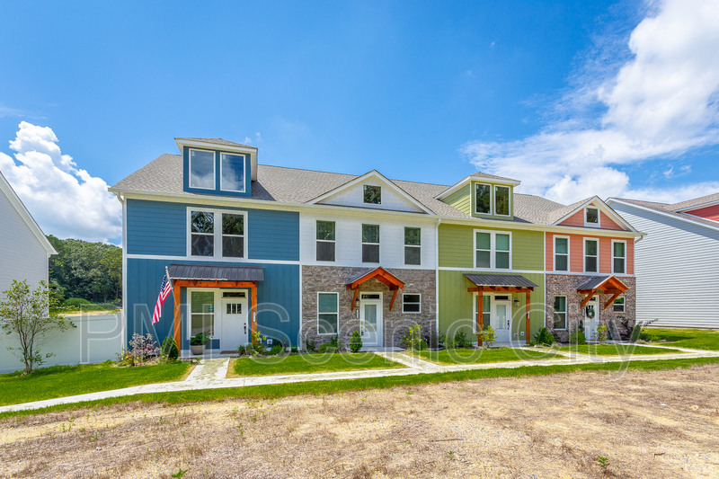 Cleveland Townhome: 1886 Young Rd SE