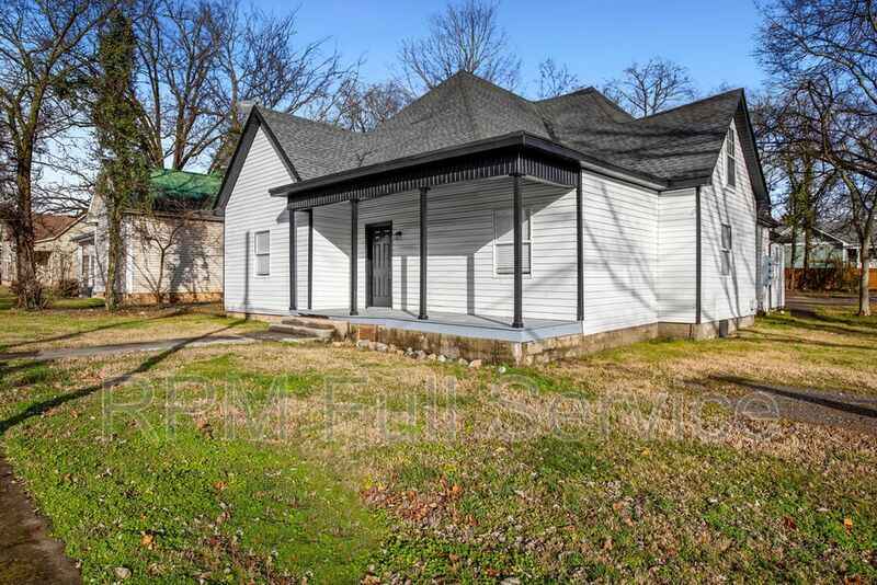 Murfreesboro Condo: 1002 North Maple Street