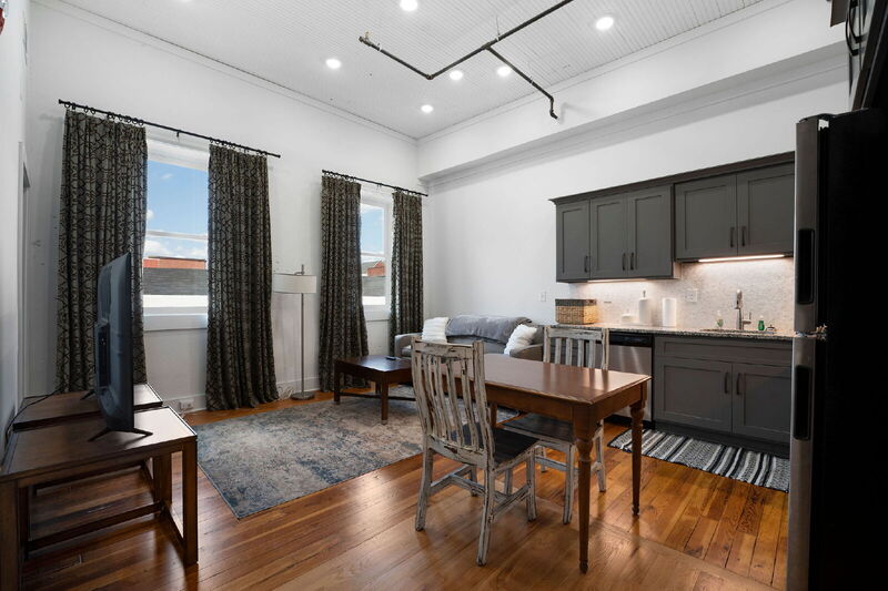 Cartersville Condo: 10 W Main St