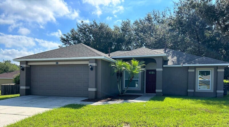 Minneola House: 912 Park Valley Cir