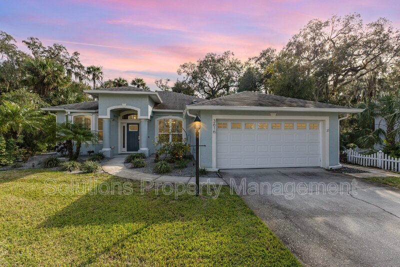Melbourne House: 3616 Kennesaw Place