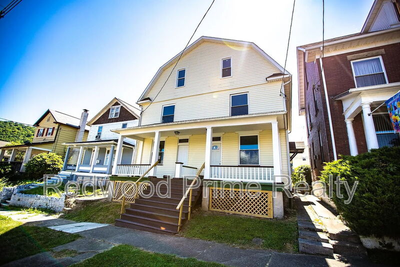 Johnstown Condo: 552 Highland Avenue