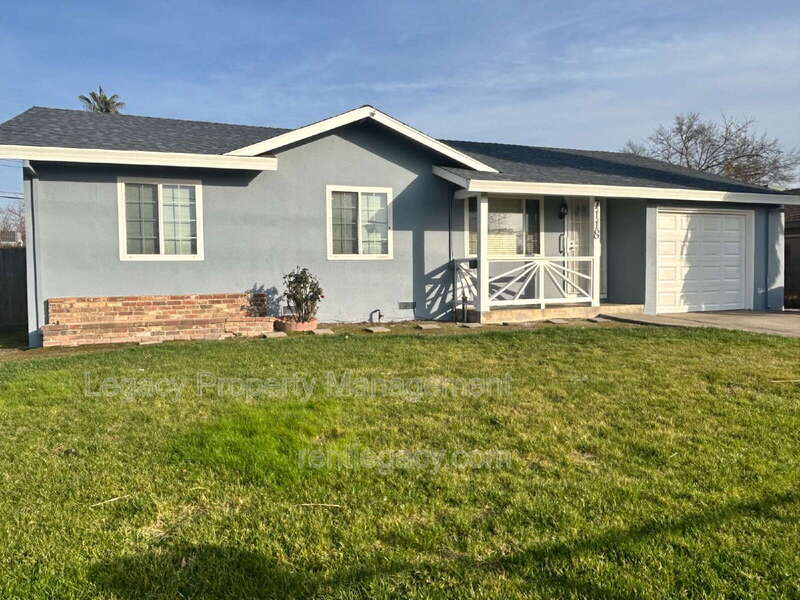 North Highlands House: 7118 Watt Ave