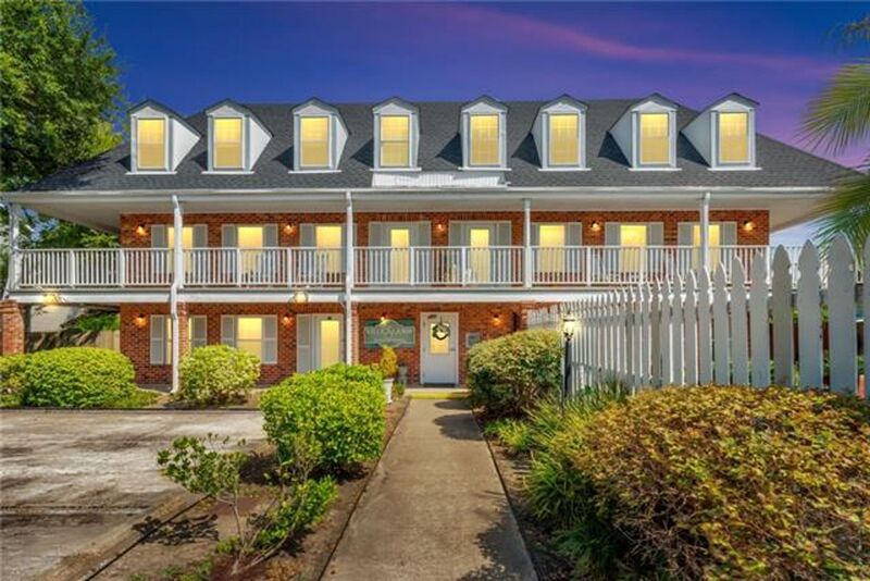 New Orleans Condo: 818 Moss St