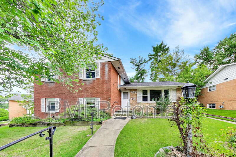 College Park House: 3510 Marlbrough Way