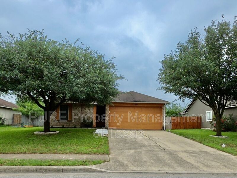 Hutto House: 110 Meadowside Dr