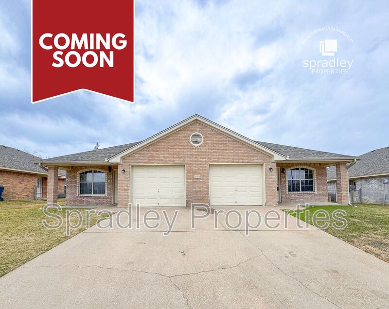 Killeen Townhome: 5508B Luxor Dr