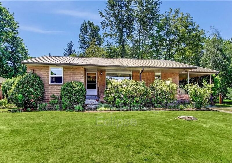 Issaquah Condo: 295 NW Cherry Place