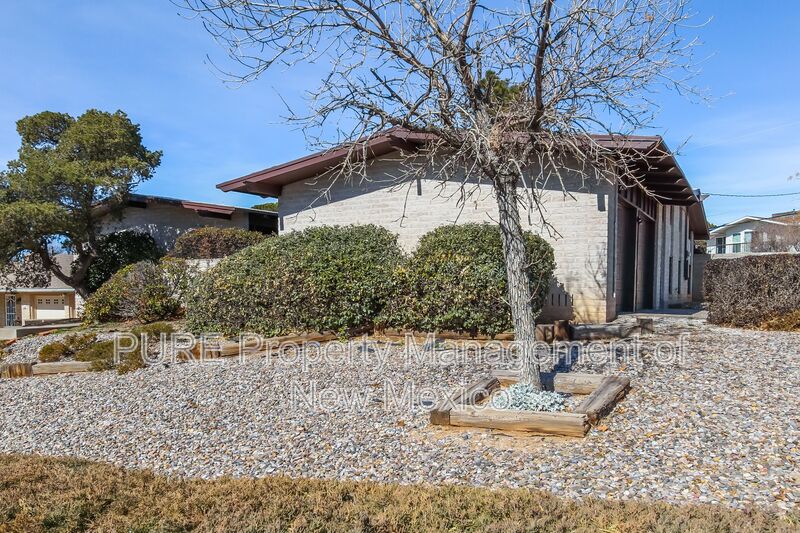 Albuquerque House: 12321 Constitution Ave NE