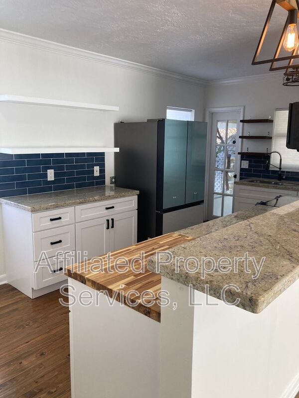 West Palm Beach House: 5101 Spruce Avenue