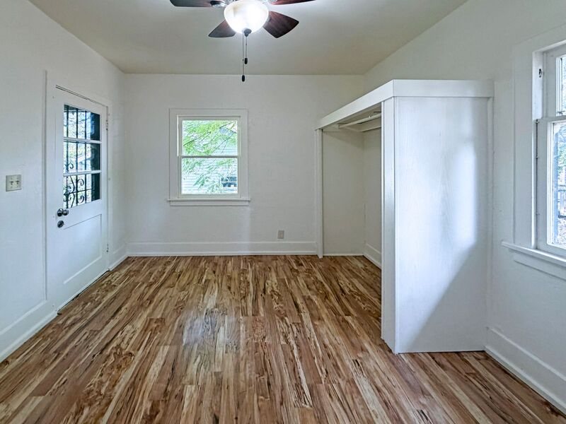 Photo 19 of rental home at 943 Washington Street