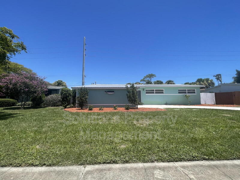 Merritt Island House: 60 Barbados Dr