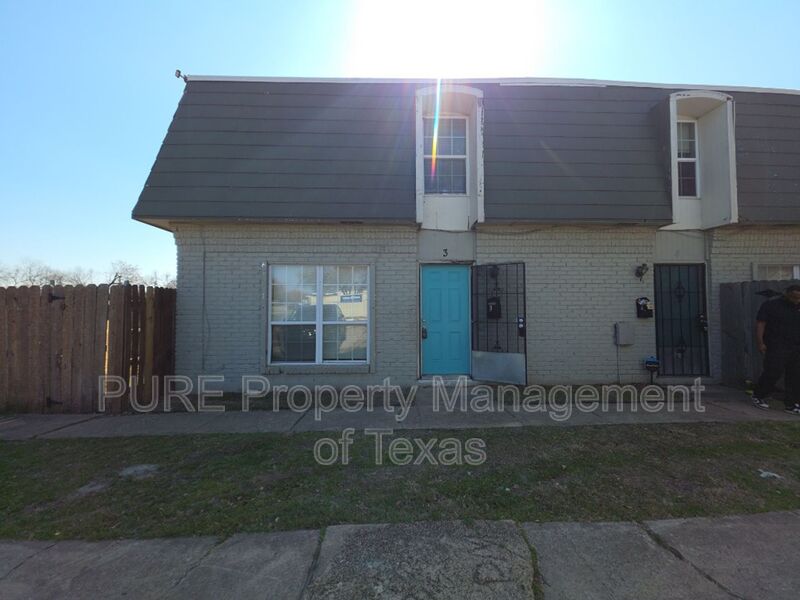 Austin Townhome: 5808 Wellington Dr