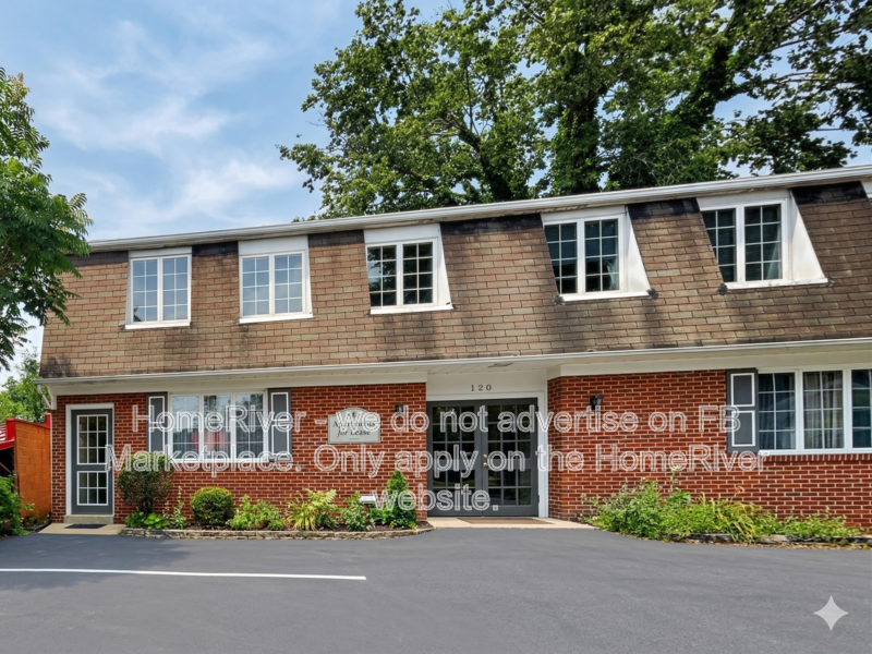 Carlisle House: 120 S Hanover St