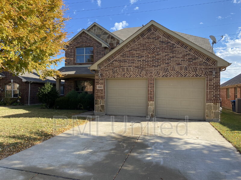 Roanoke House: 15620 Gatehouse Drive