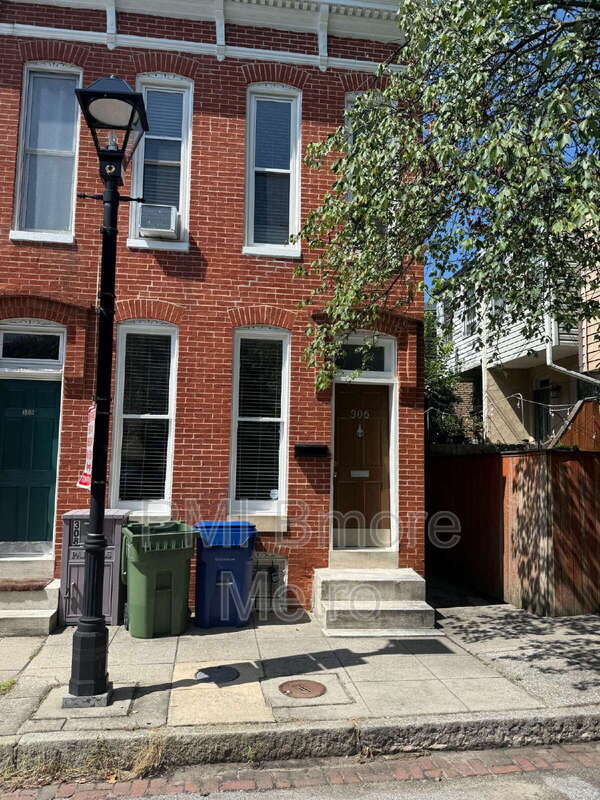 Baltimore Townhome: 306 Penn St