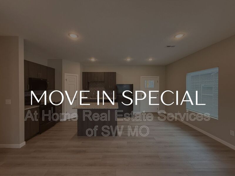 Springfield House: 4930-3 W. Minota St.