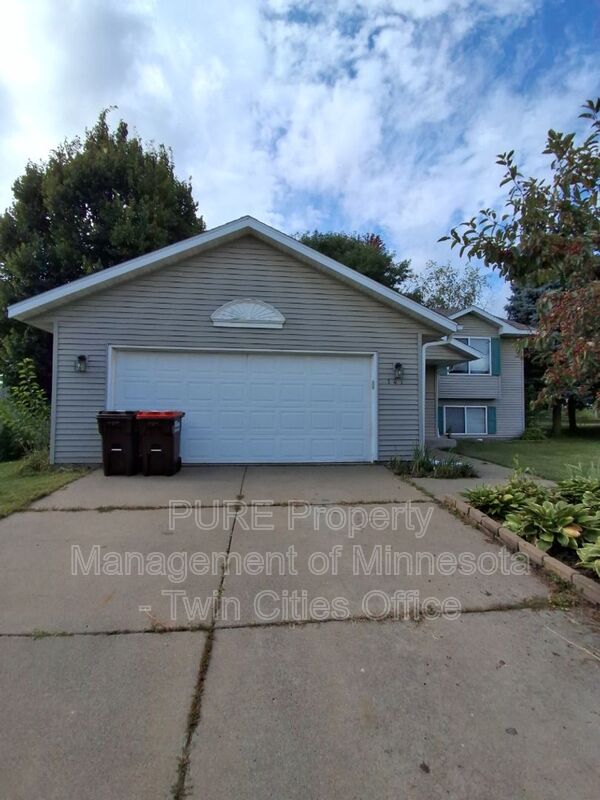 Prescott House: 141 Linden Rd