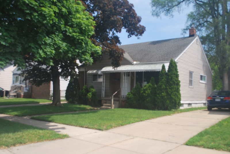 Redford House: 20516 Denby